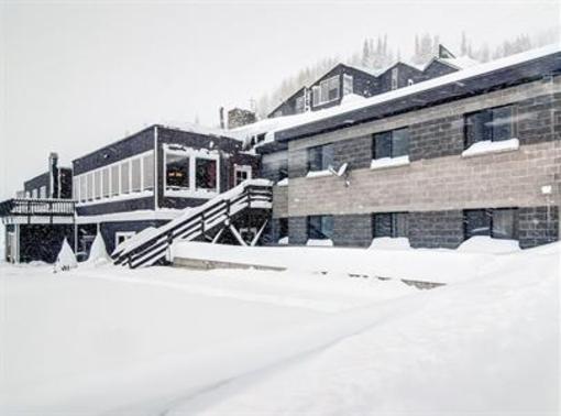фото отеля Snowpine Lodge