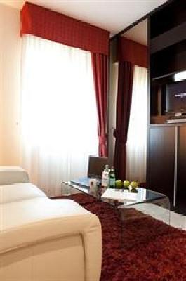 фото отеля Best Western Plus Grand Hotel Victor Hugo