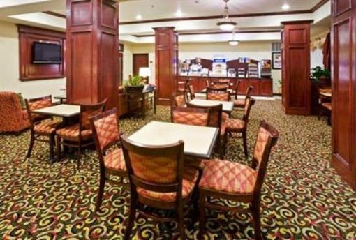 фото отеля Holiday Inn Express Hotel & Suites New Boston
