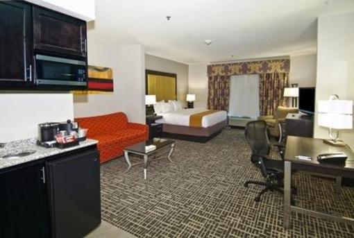 фото отеля Holiday Inn Express & Suites Gonzales