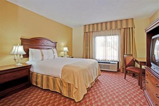 фото отеля Holiday Inn Columbus (Mississippi)