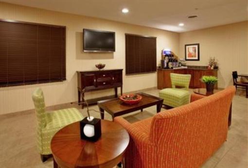 фото отеля Holiday Inn Express & Suites Lincoln Airport