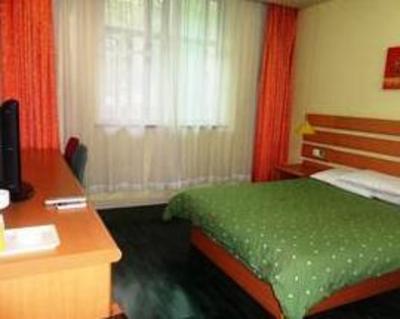 фото отеля Home Inn Shanghai Jiading Chengzhong Road