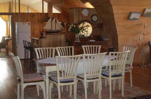 фото отеля Bicheno Hideaway Chalets