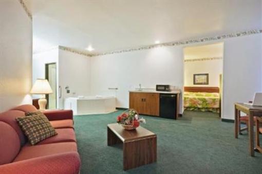 фото отеля Americas Best Value Inn & Suites at Yaquina Bay