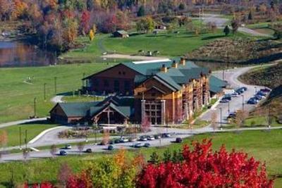 фото отеля Hope Lake Lodge & Indoor Waterpark