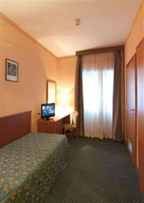 фото отеля Nuovo Del Porto Hotel Bologna
