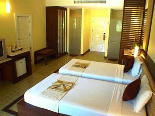 фото отеля Duangjitt Resort Phuket
