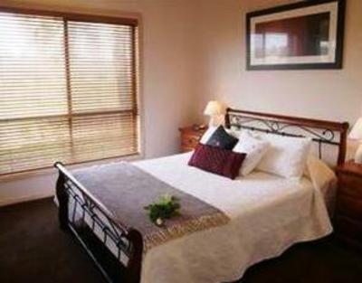 фото отеля Nightingale Wines Luxury Villas Broke