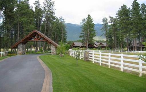 фото отеля Glacier Mountain Lodge Columbia Falls