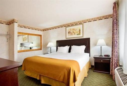фото отеля Holiday Inn Express Chicago-Libertyville