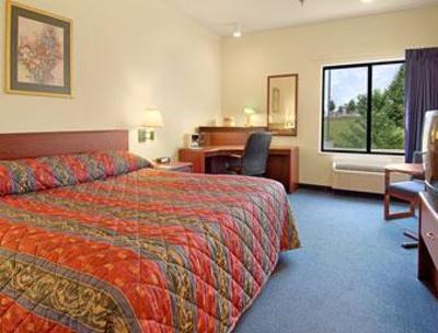 фото отеля Baymont Inn & Suites Cedar Rapids