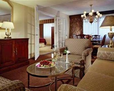 фото отеля Embassy Suites Boston Waltham