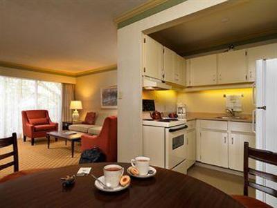 фото отеля Royal Scot Hotel & Suites