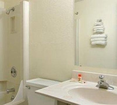 фото отеля Super 8 Liberty NE Kansas City Area