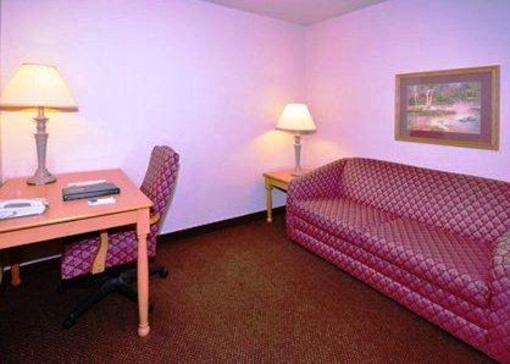 фото отеля Comfort Inn & Suites Jackson (Wisconsin)