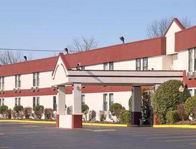 фото отеля Super 8 Motel North Knoxville (Tennessee)