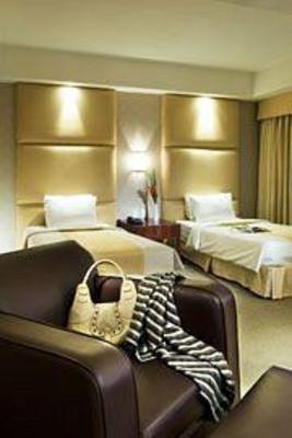 фото отеля Imperial Palace Suites Quezon City