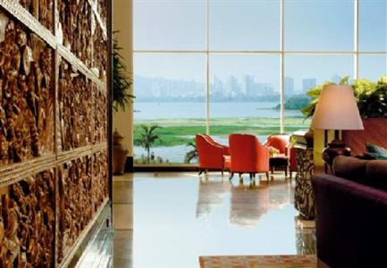 фото отеля Lakeside Chalet Apartments Mumbai