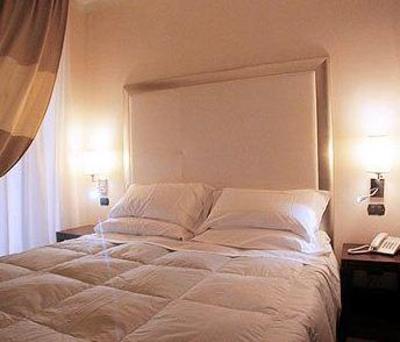 фото отеля The Strand Hotel Rome