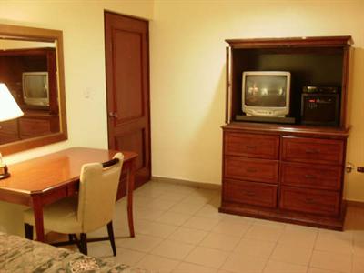 фото отеля Micro Hotel Suites & Condo