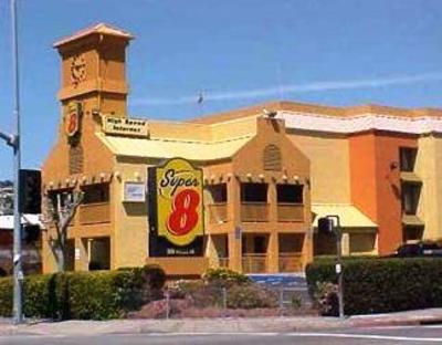 фото отеля Super 8 Berkeley El Cerrito