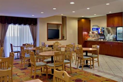 фото отеля Holiday Inn Express Moreno Valley