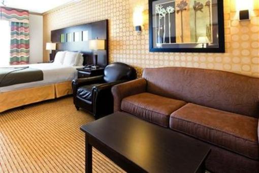 фото отеля Holiday Inn Express Hotel & Suites Desoto