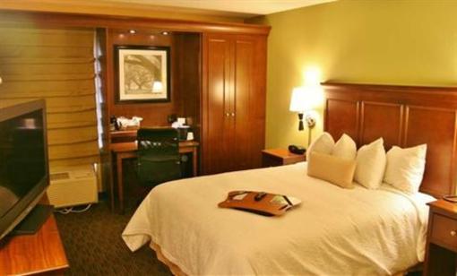 фото отеля Hampton Inn Cleveland Westlake