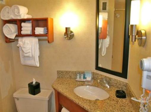 фото отеля Hampton Inn Cleveland Westlake