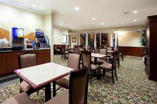 фото отеля Holiday Inn Express Hotel & Suites Lake Charles