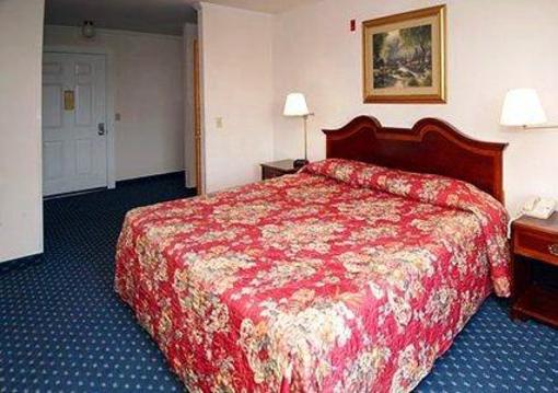 фото отеля Econo Lodge Inn & Suites Shelburne