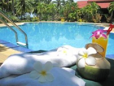 фото отеля Laem Kum Beach Resort Thap Sakae