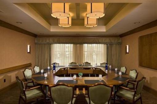 фото отеля Hampton Inn & Suites Saratoga Springs
