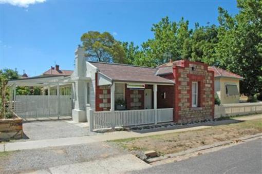 фото отеля Tuckpoint Cottage