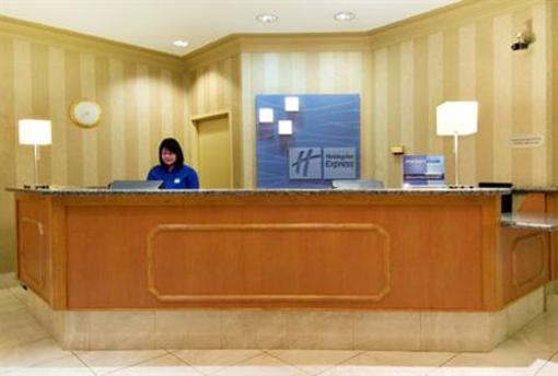 фото отеля Holiday Inn Express Hotel Vancouver Metrotown