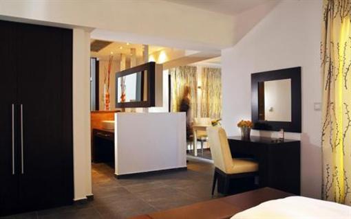 фото отеля 12 Months Luxury Resort