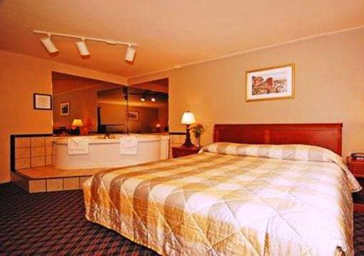 фото отеля Econo Lodge Inn & Suites Des Moines