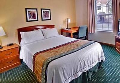 фото отеля TownePlace Suites Chesapeake