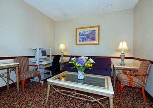 фото отеля Quality Inn & Suites Savannah North