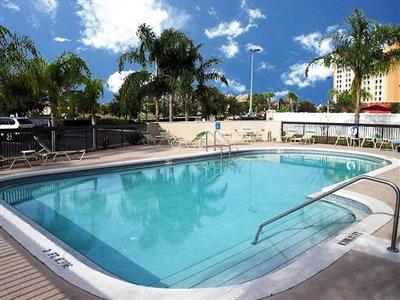 фото отеля La Quinta Inn Orlando - Universal Studios