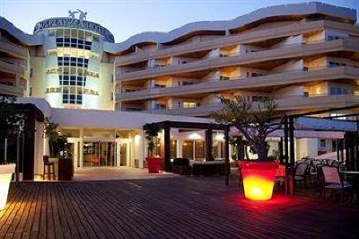 фото отеля Solplay Hotel De Apartamentos Linda-a-Velha