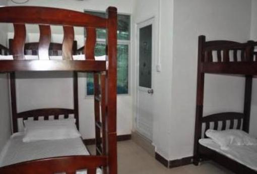 фото отеля Thorn Bird Sanya Hostel