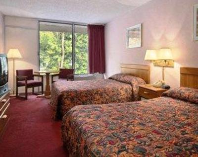 фото отеля Super 8 Carlisle/North