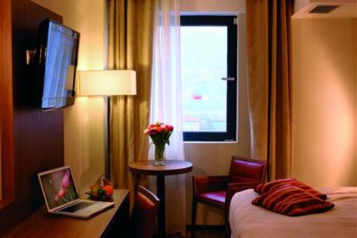 фото отеля Central Plaza Hotel