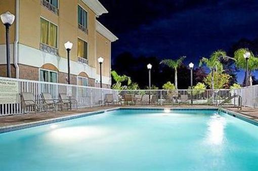 фото отеля Holiday Inn Express Hotel & Suites Yulee