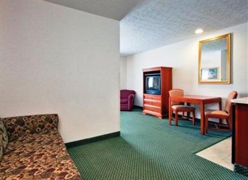 фото отеля Holiday Inn Express Hotel & Suites Cadillac