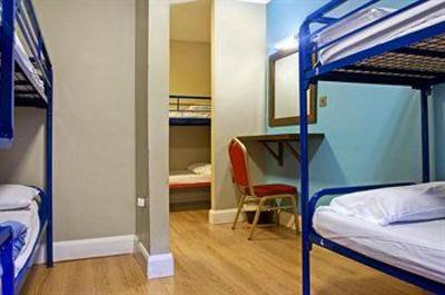 фото отеля Isaacs Hostel