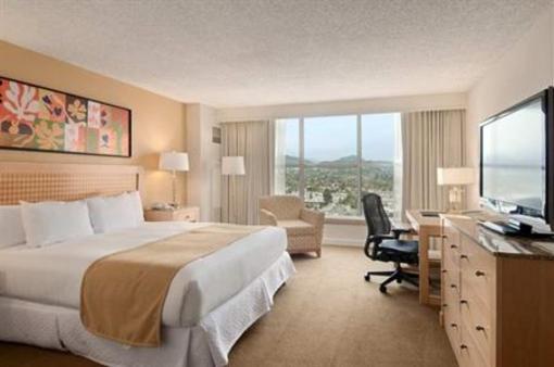 фото отеля Hilton Hotel & Executive Meeting Center Glendale (California)