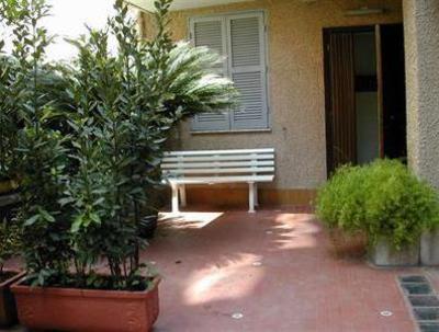 фото отеля The Palms Apartments Rome